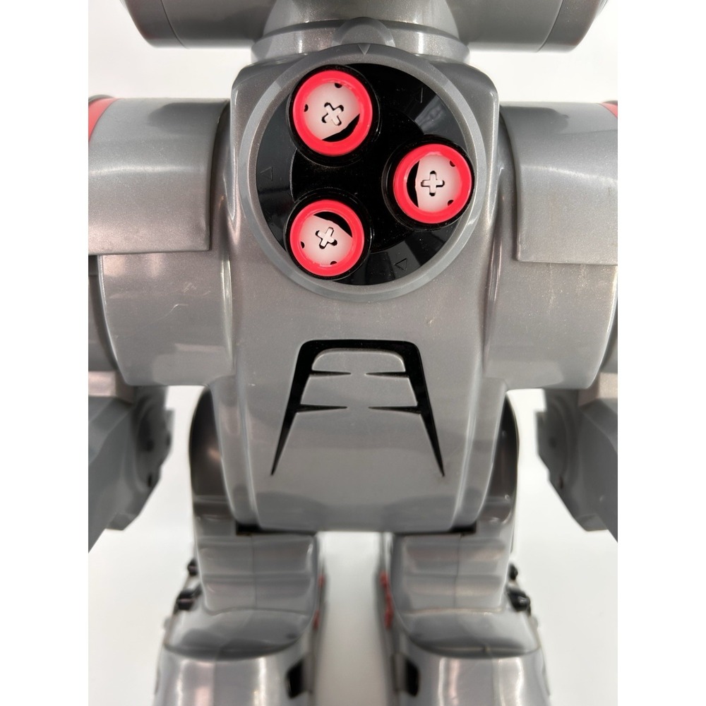 Vintage Toymax R.A.D. 4.0 Radio Controlled Robot Voice Command RAD W/ Remote - Picture 3 of 16